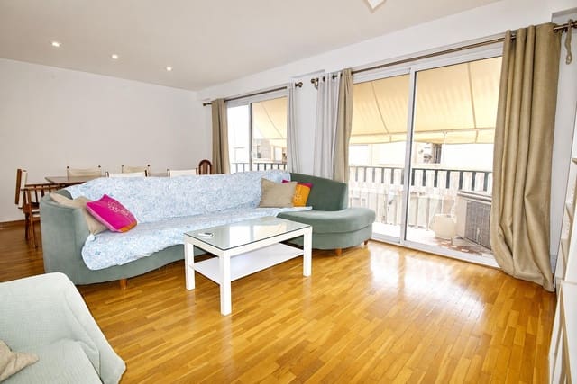 Piso de 4 habitaciones en Elche / Elx en venta - 130.000 € (Ref: 9896345)
