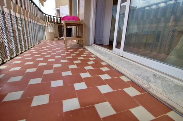 Piso de 4 habitaciones en Elche / Elx en venta - 130.000 € (Ref: 9896345)