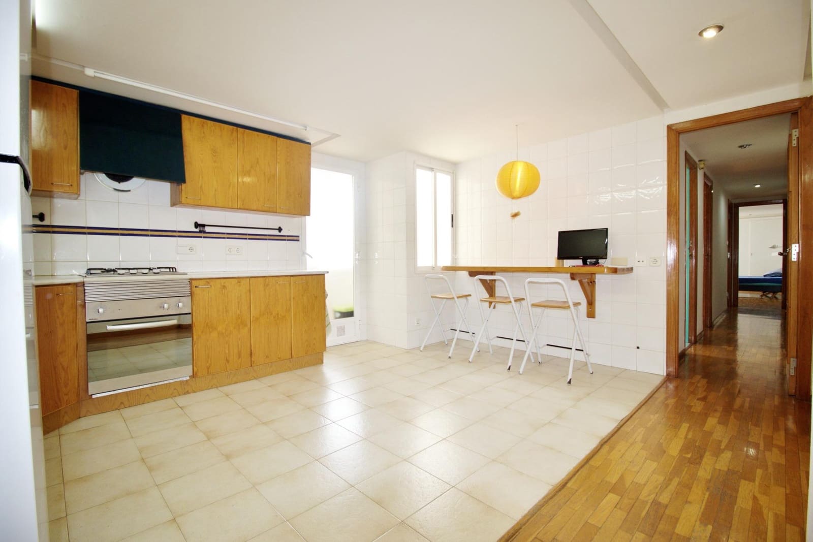 Piso de 4 habitaciones en Elche / Elx en venta - 130.000 € (Ref: 9896345)