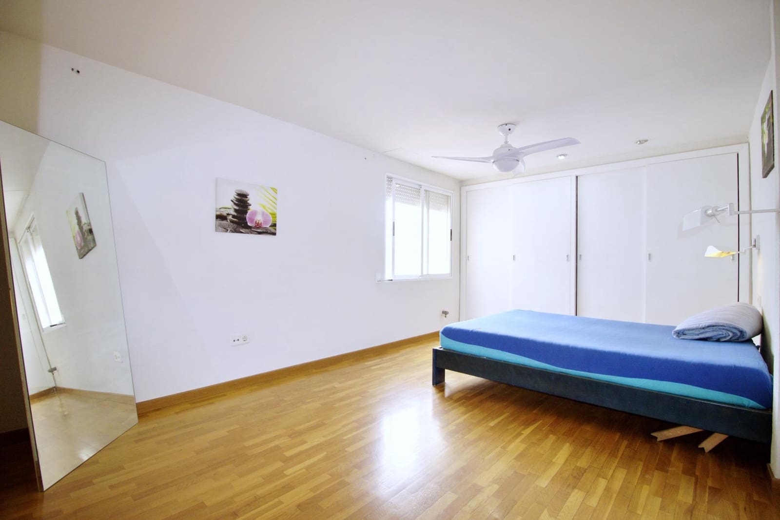 Piso de 4 habitaciones en Elche / Elx en venta - 130.000 € (Ref: 9896345)