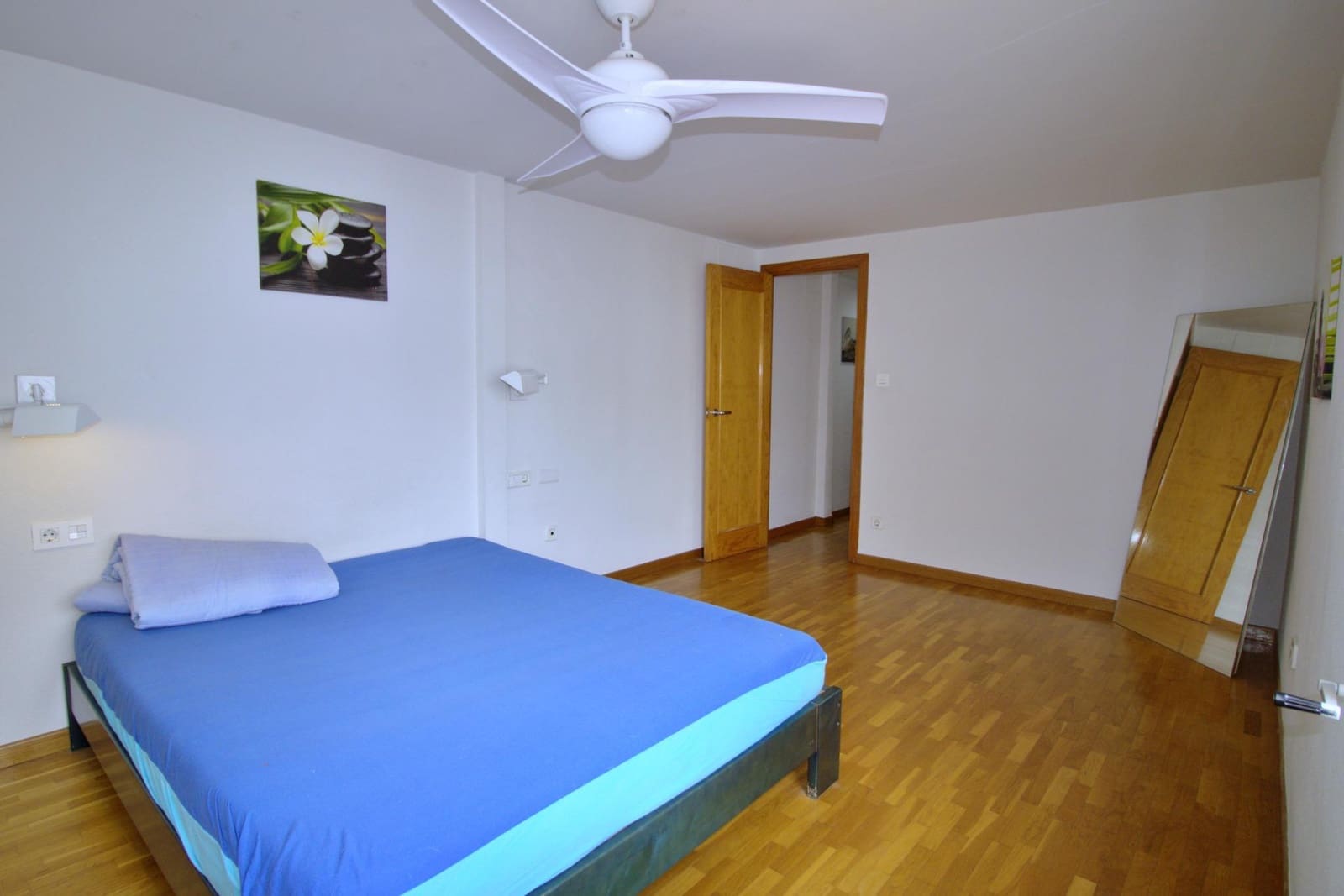 Piso de 4 habitaciones en Elche / Elx en venta - 130.000 € (Ref: 9896345)