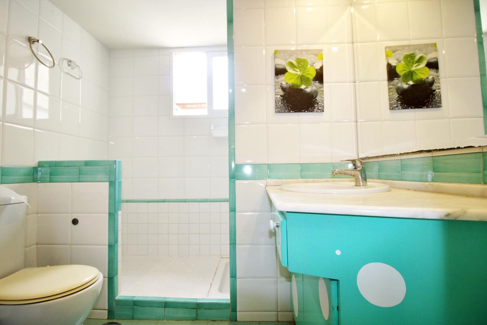 Piso de 4 habitaciones en Elche / Elx en venta - 130.000 € (Ref: 9896345)