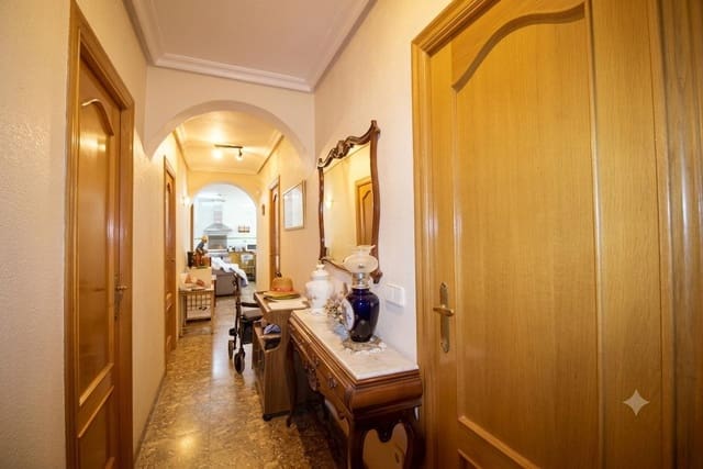 4 bedroom Villa for sale in Matola, Elche / Elx with garage - € 320,000 (Ref: 9896346)