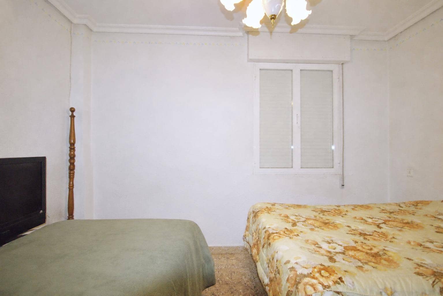 4 bedroom Villa for sale in Matola with garage - € 320,000 (Ref: 9896346)