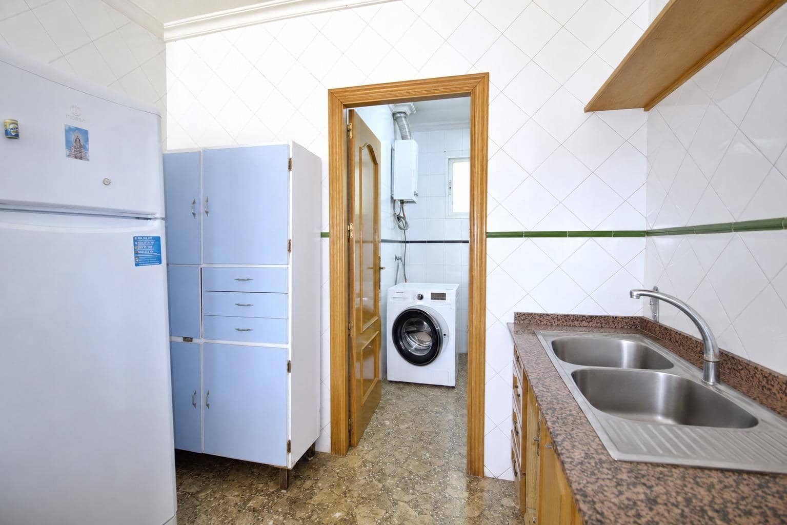4 bedroom Villa for sale in Matola with garage - € 320,000 (Ref: 9896346)