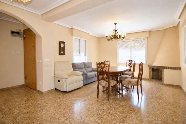 4 bedroom Villa for sale in Matola, Elche / Elx with garage - € 320,000 (Ref: 9896346)