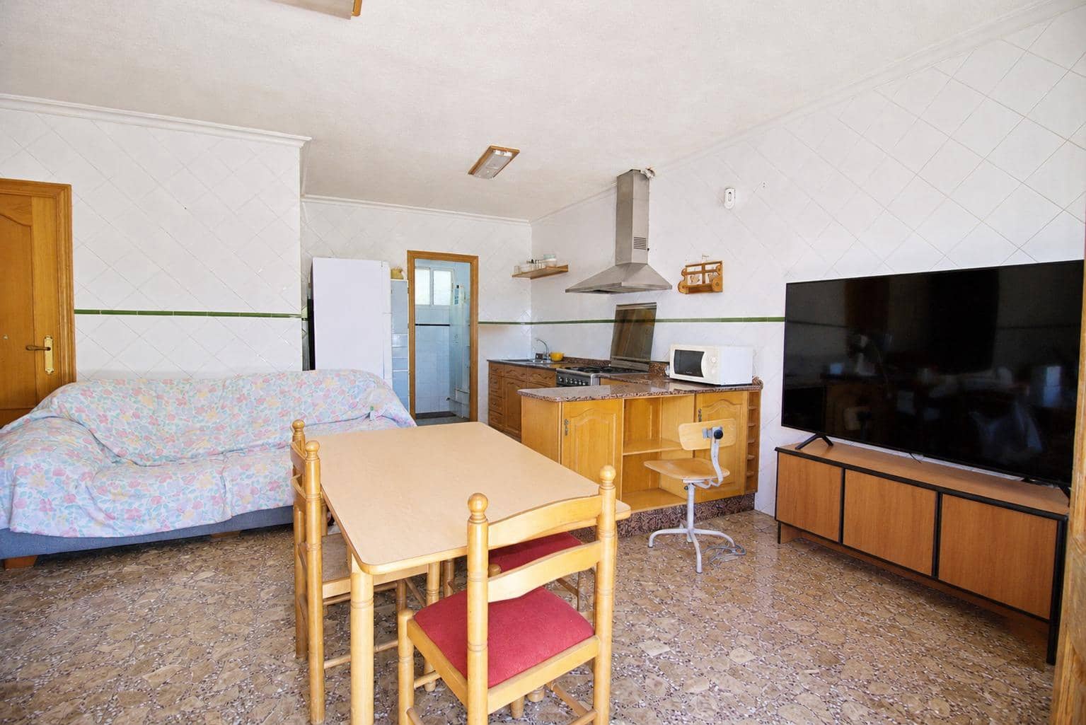 4 bedroom Villa for sale in Matola with garage - € 320,000 (Ref: 9896346)