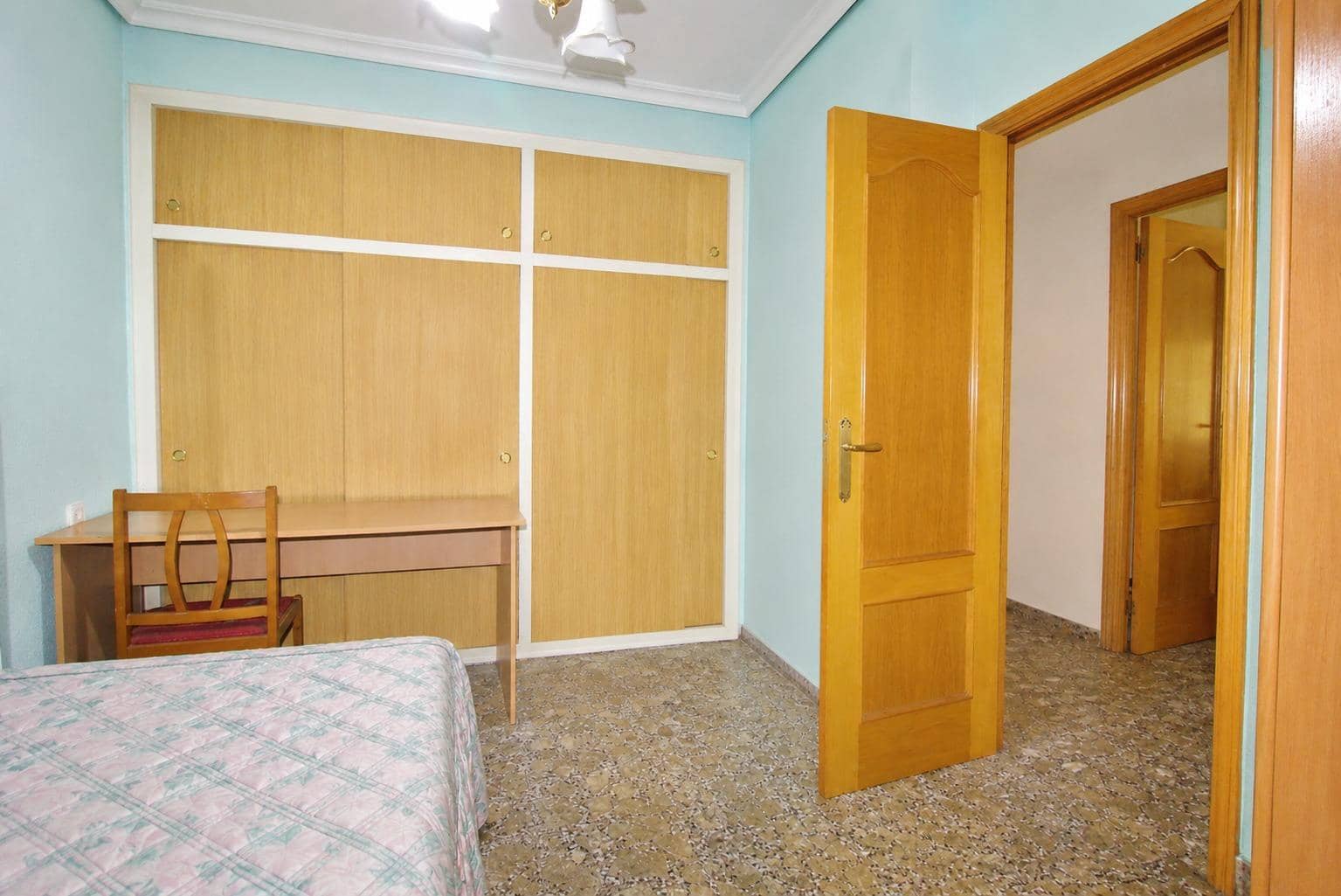4 bedroom Villa for sale in Matola with garage - € 320,000 (Ref: 9896346)
