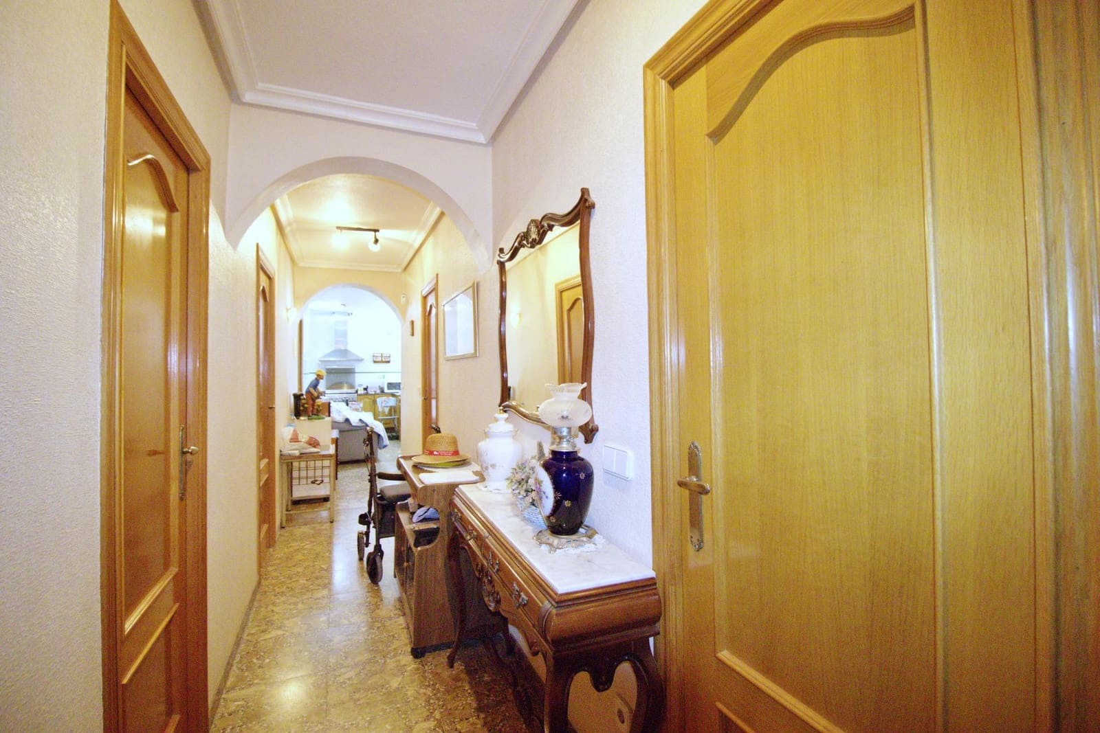 4 bedroom Villa for sale in Matola with garage - € 320,000 (Ref: 9896346)