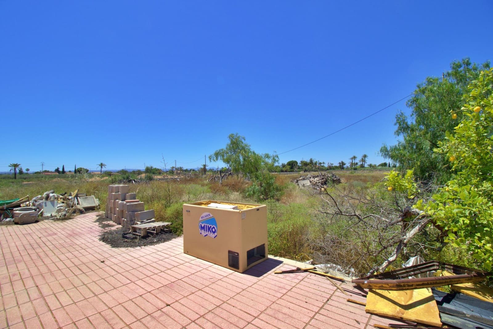 4 bedroom Villa for sale in Matola with garage - € 320,000 (Ref: 9896346)