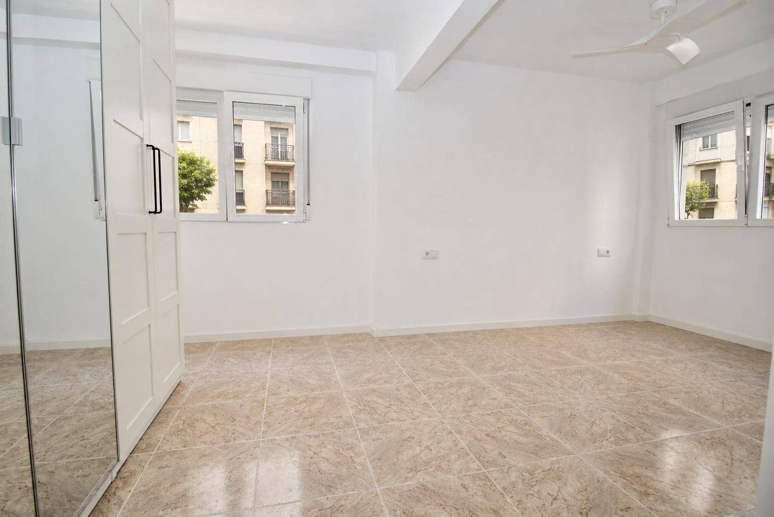 1 Zimmer Apartment zu verkaufen in Elche / Elx - 140.000 € (Ref: 9898694)