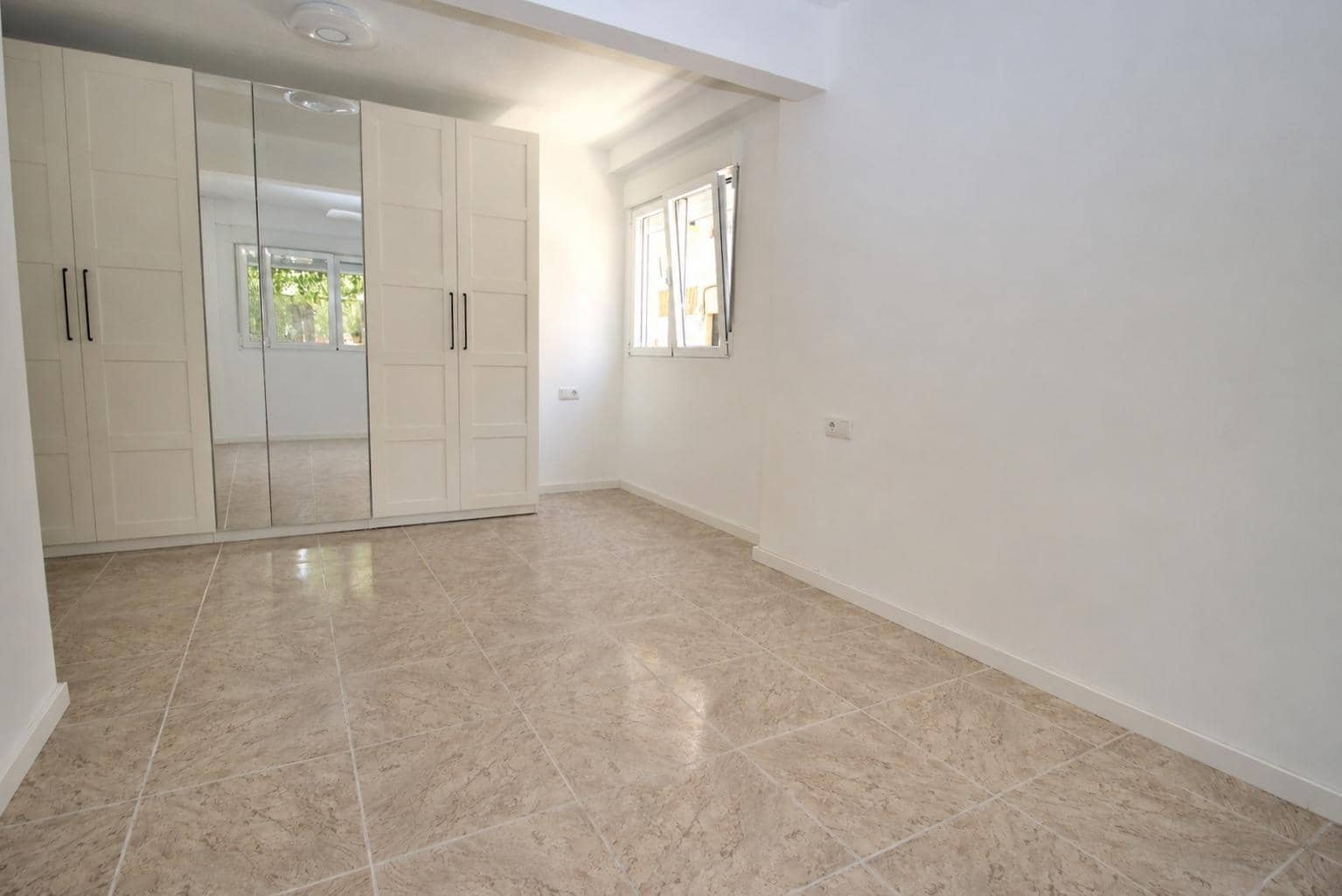 1 Zimmer Apartment zu verkaufen in Elche / Elx - 140.000 € (Ref: 9898694)