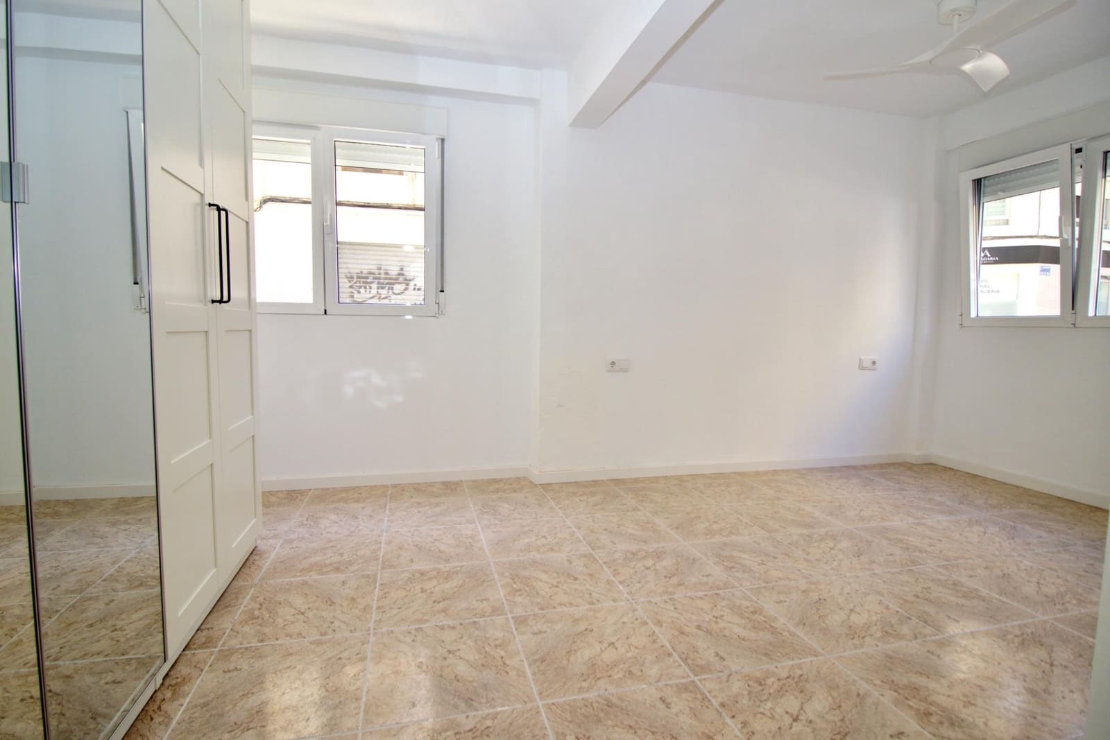 1 Zimmer Apartment zu verkaufen in Elche / Elx - 140.000 € (Ref: 9898694)
