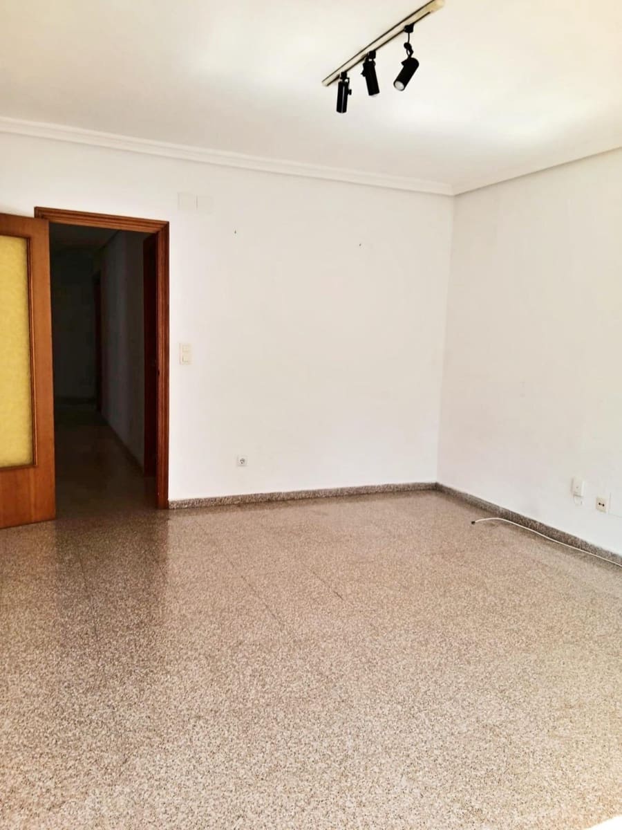 3 bedroom Penthouse for sale in Elche / Elx - € 164,000 (Ref: 9962707)