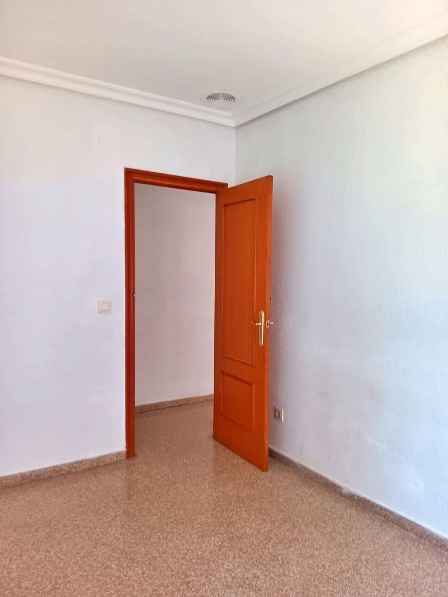 3 bedroom Penthouse for sale in Elche / Elx - € 164,000 (Ref: 9962707)