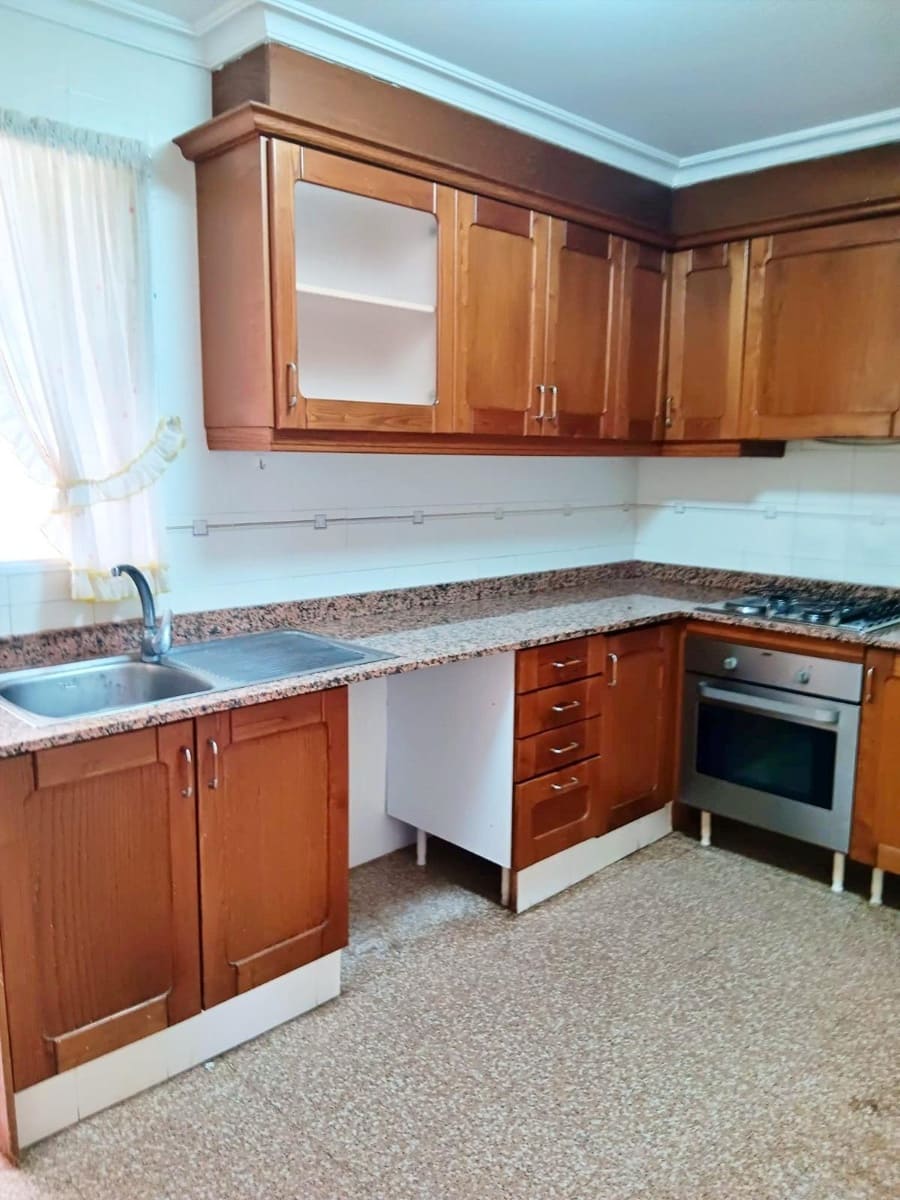 3 bedroom Penthouse for sale in Elche / Elx - € 164,000 (Ref: 9962707)