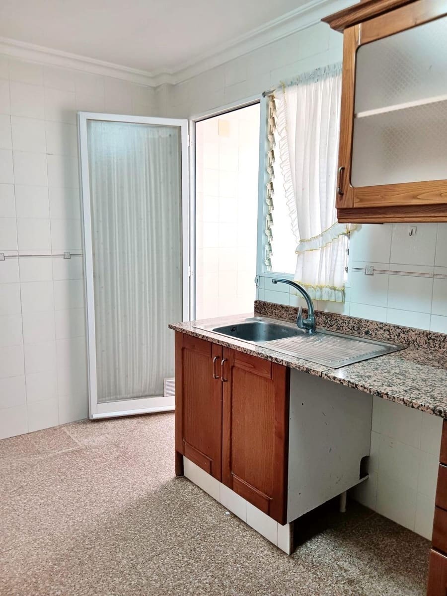 3 bedroom Penthouse for sale in Elche / Elx - € 164,000 (Ref: 9962707)