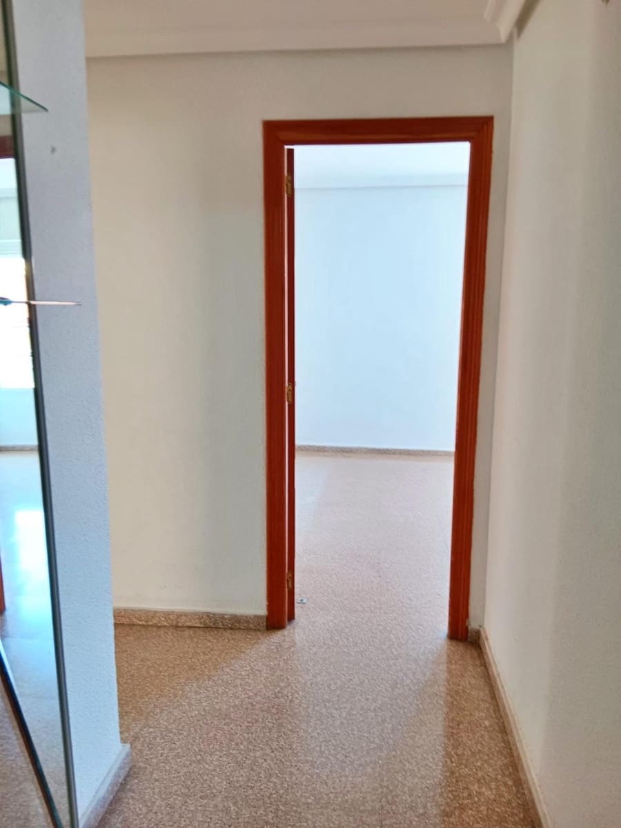 3 bedroom Penthouse for sale in Elche / Elx - € 164,000 (Ref: 9962707)