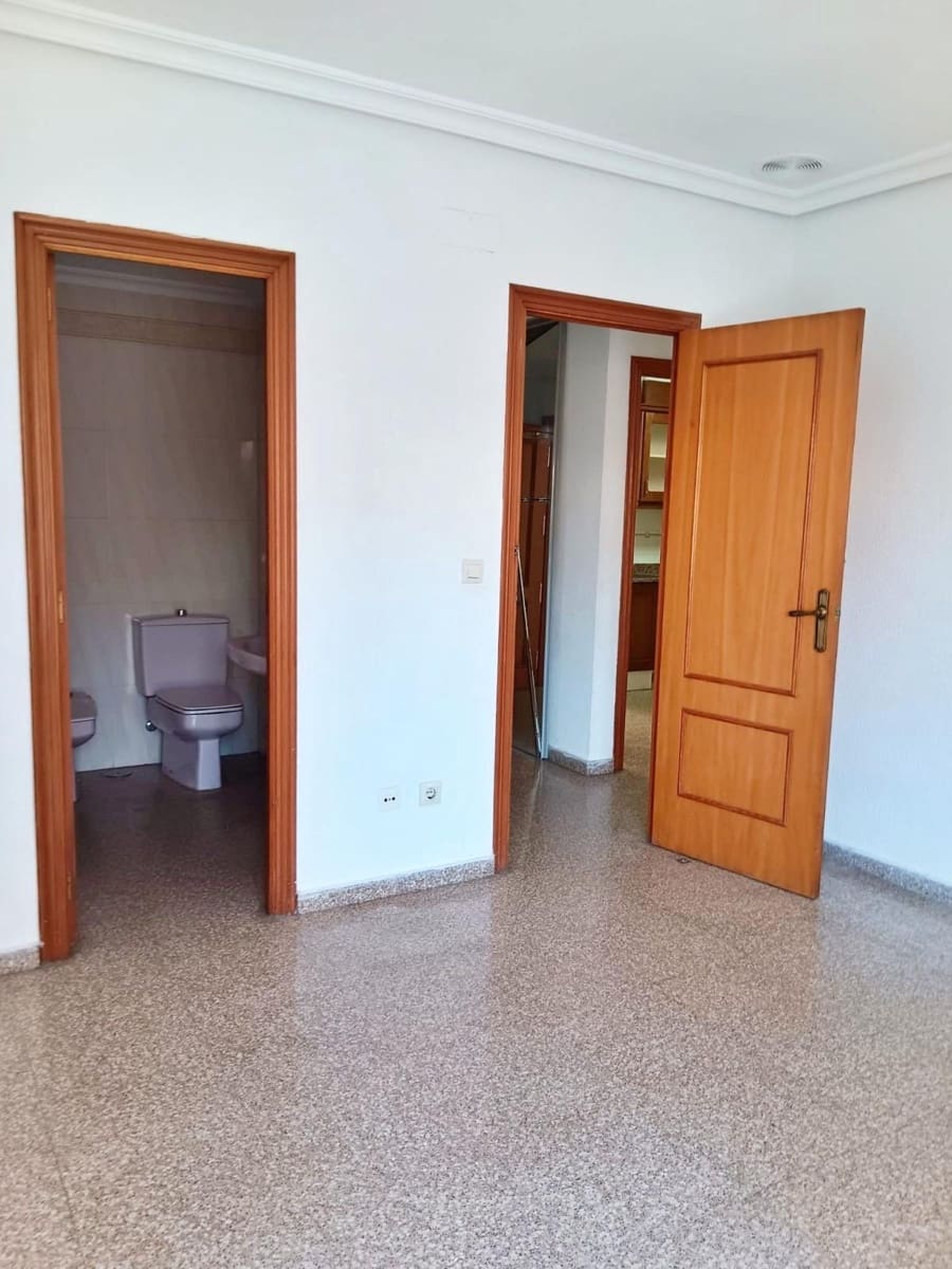 3 bedroom Penthouse for sale in Elche / Elx - € 164,000 (Ref: 9962707)