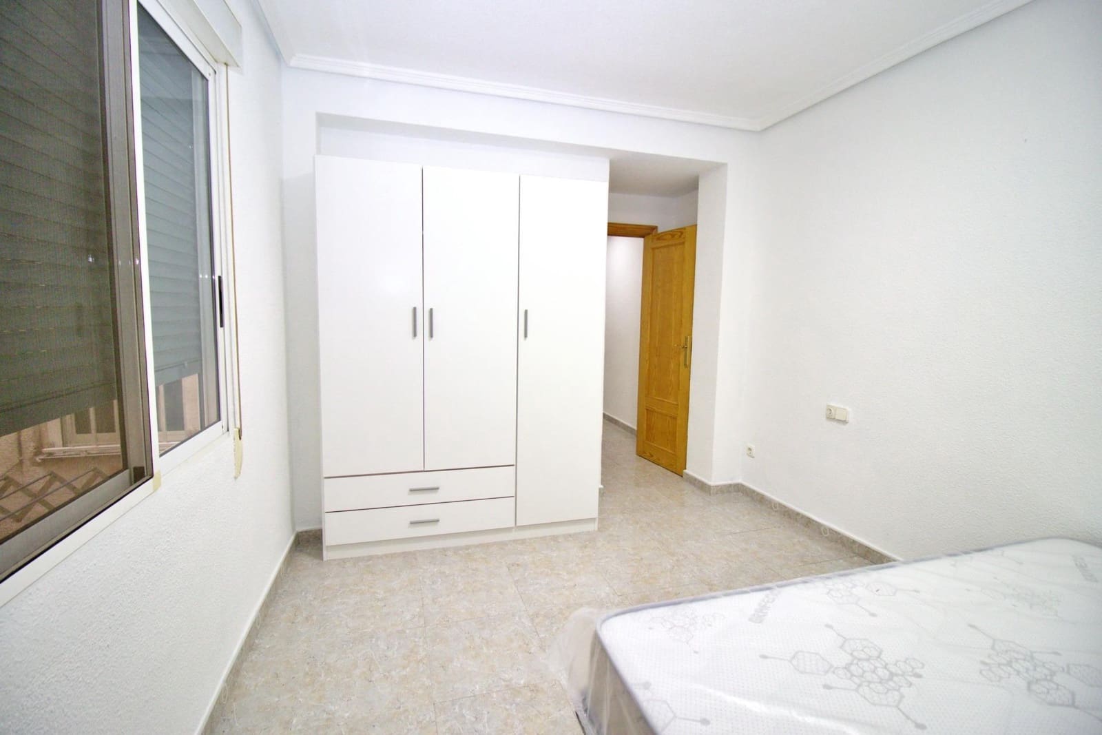 3 bedroom Flat for rent in Elche / Elx - € 750 (Ref: 9966667)
