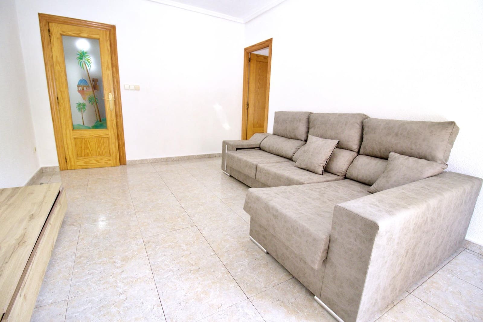 3 bedroom Flat for rent in Elche / Elx - € 750 (Ref: 9966667)