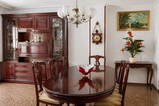 4 soverom Leilighet til salgs i Elche / Elx - € 179 000 (Ref: 9990732)