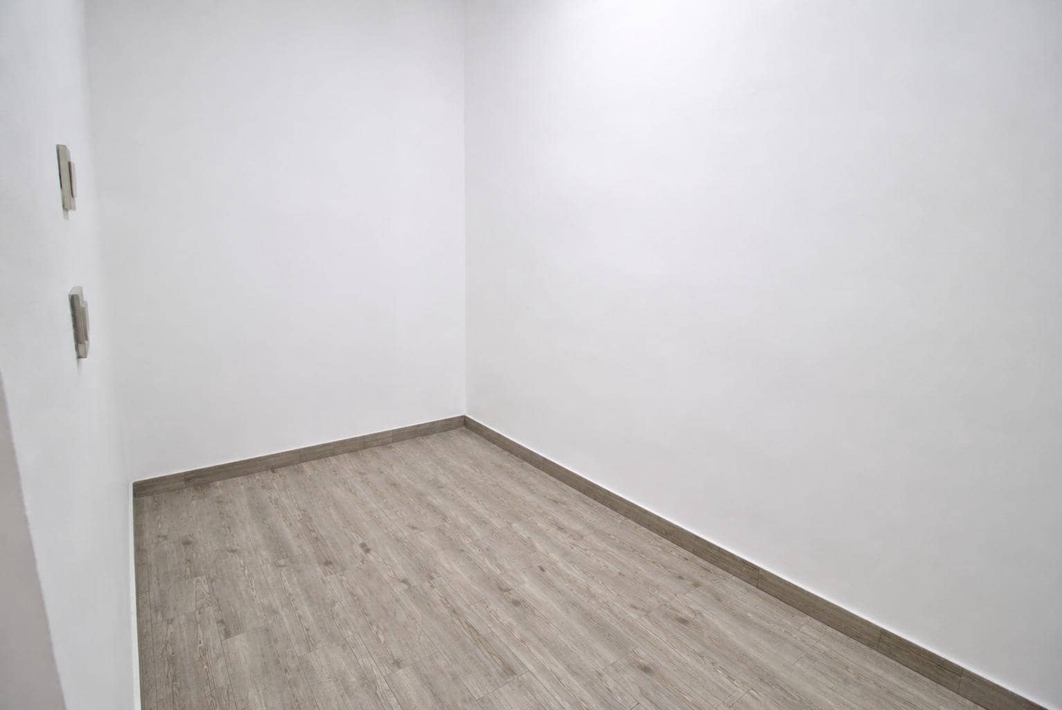 3 soverom Kommersiell til salgs i Elche / Elx - € 82 000 (Ref: 9990733)