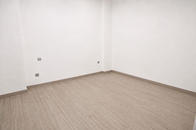 3 soverom Kommersiell til salgs i Elche / Elx - € 82 000 (Ref: 9990733)