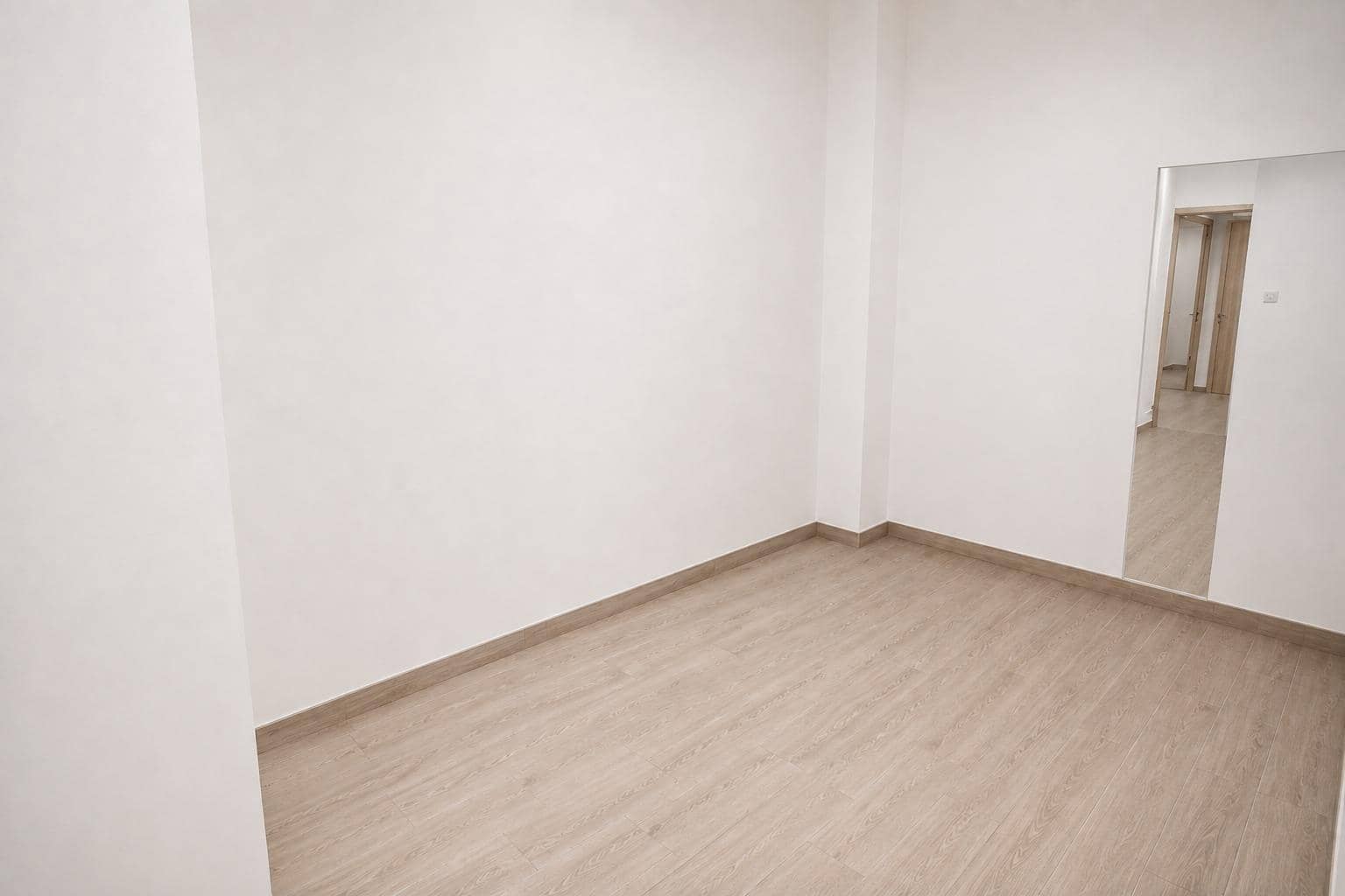 3 soverom Kommersiell til salgs i Elche / Elx - € 82 000 (Ref: 9990733)