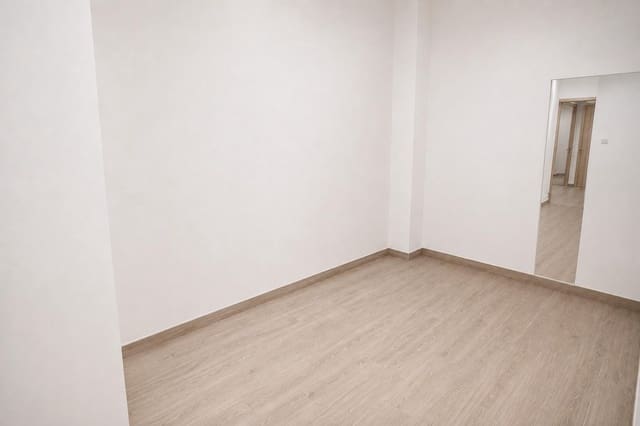 3 soverom Kommersiell til salgs i Elche / Elx - € 82 000 (Ref: 9990733)