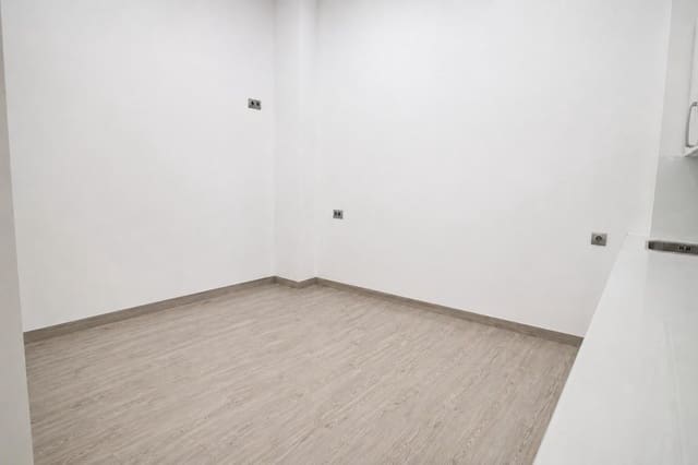 3 soverom Kommersiell til salgs i Elche / Elx - € 82 000 (Ref: 9990733)