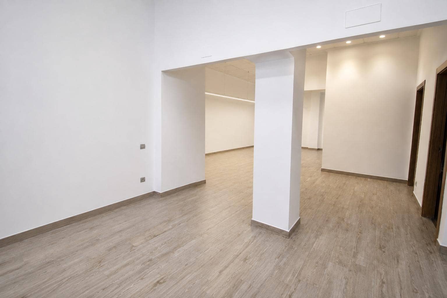 3 soverom Kommersiell til salgs i Elche / Elx - € 82 000 (Ref: 9990733)