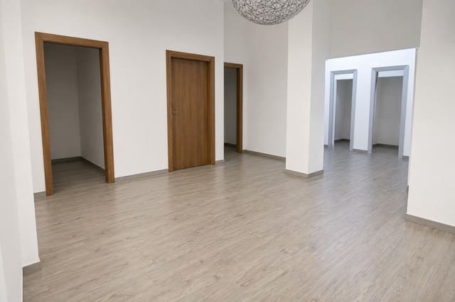 3 soverom Kommersiell til salgs i Elche / Elx - € 82 000 (Ref: 9990733)