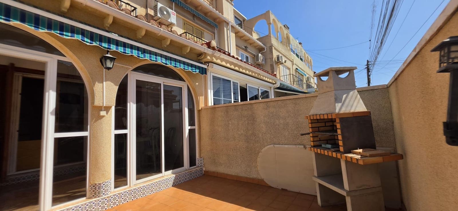 3 makuuhuone Huoneisto myytävänä paikassa Torrevieja mukana uima-altaan - 124 900 € (Ref: 10022629)