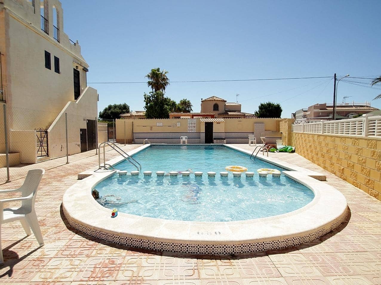 3 makuuhuone Huoneisto myytävänä paikassa Torrevieja mukana uima-altaan - 124 900 € (Ref: 10022629)