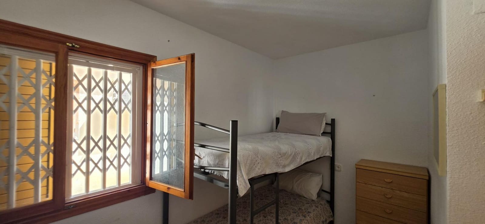3 makuuhuone Huoneisto myytävänä paikassa Torrevieja mukana uima-altaan - 124 900 € (Ref: 10022629)