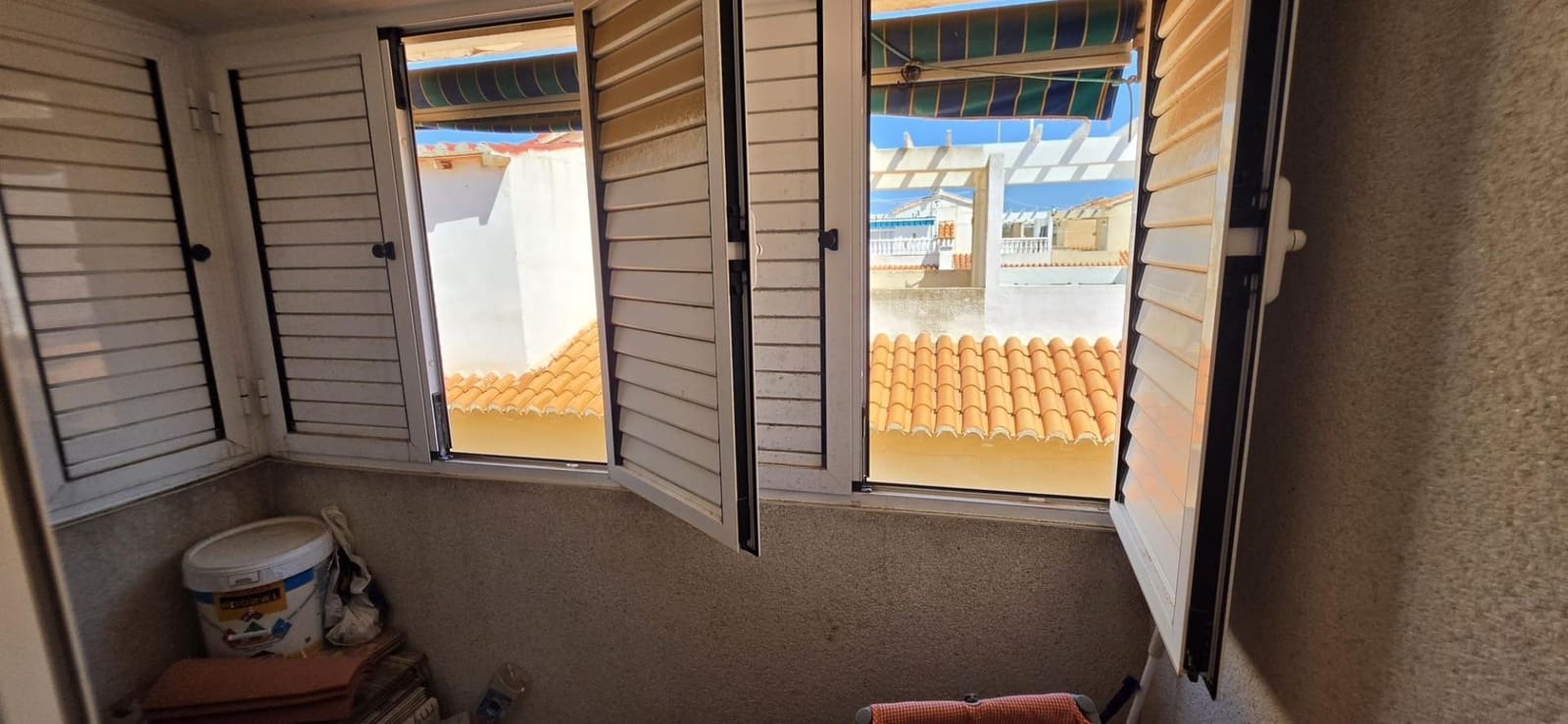 3 makuuhuone Huoneisto myytävänä paikassa Torrevieja mukana uima-altaan - 124 900 € (Ref: 10022629)