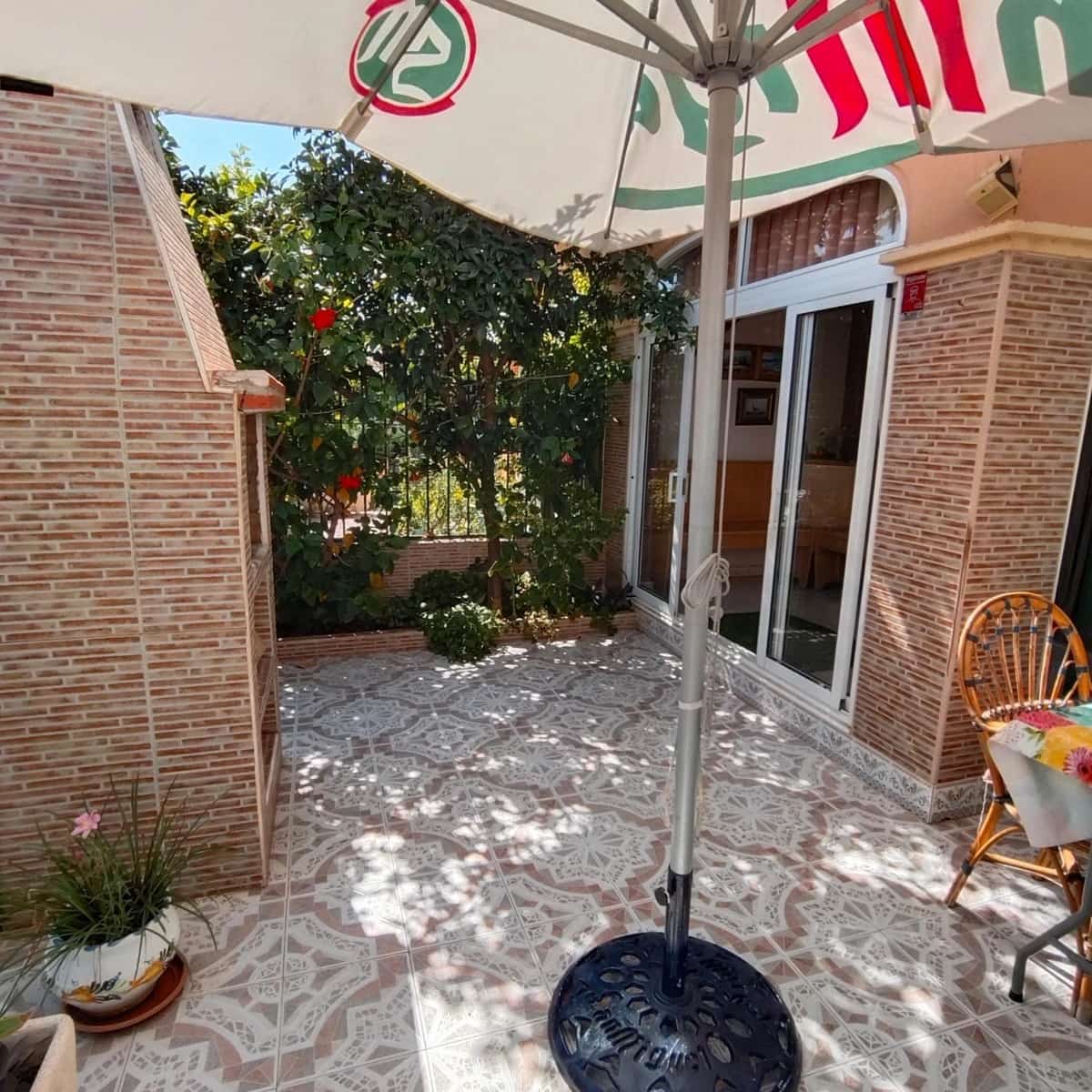 Apartamento de 3 habitaciones en Torrevieja en venta con piscina - 194.900 € (Ref: 10022630)