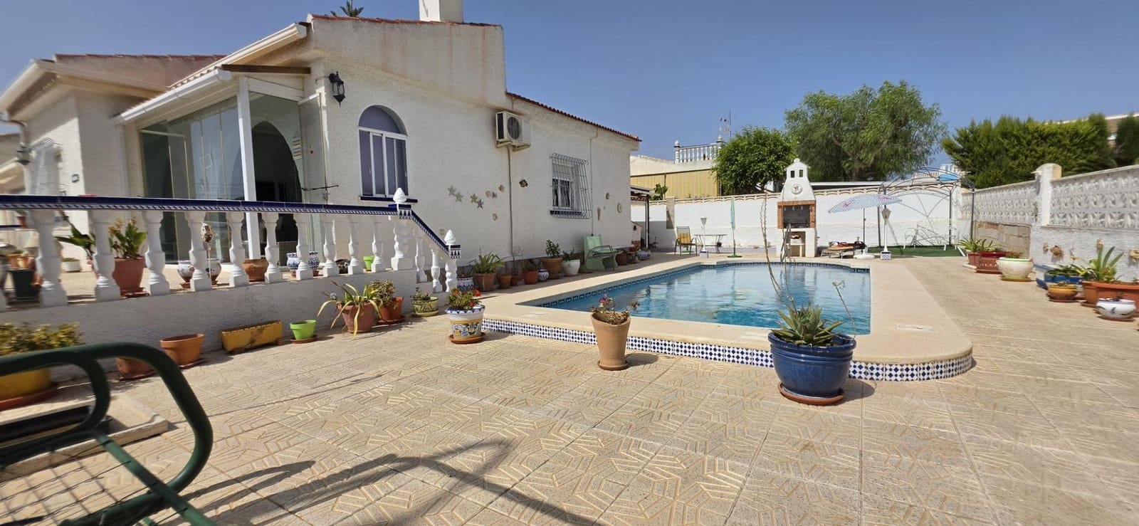 Chalet de 3 habitaciones en San Luis en venta con piscina - 294.900 € (Ref: 10035549)