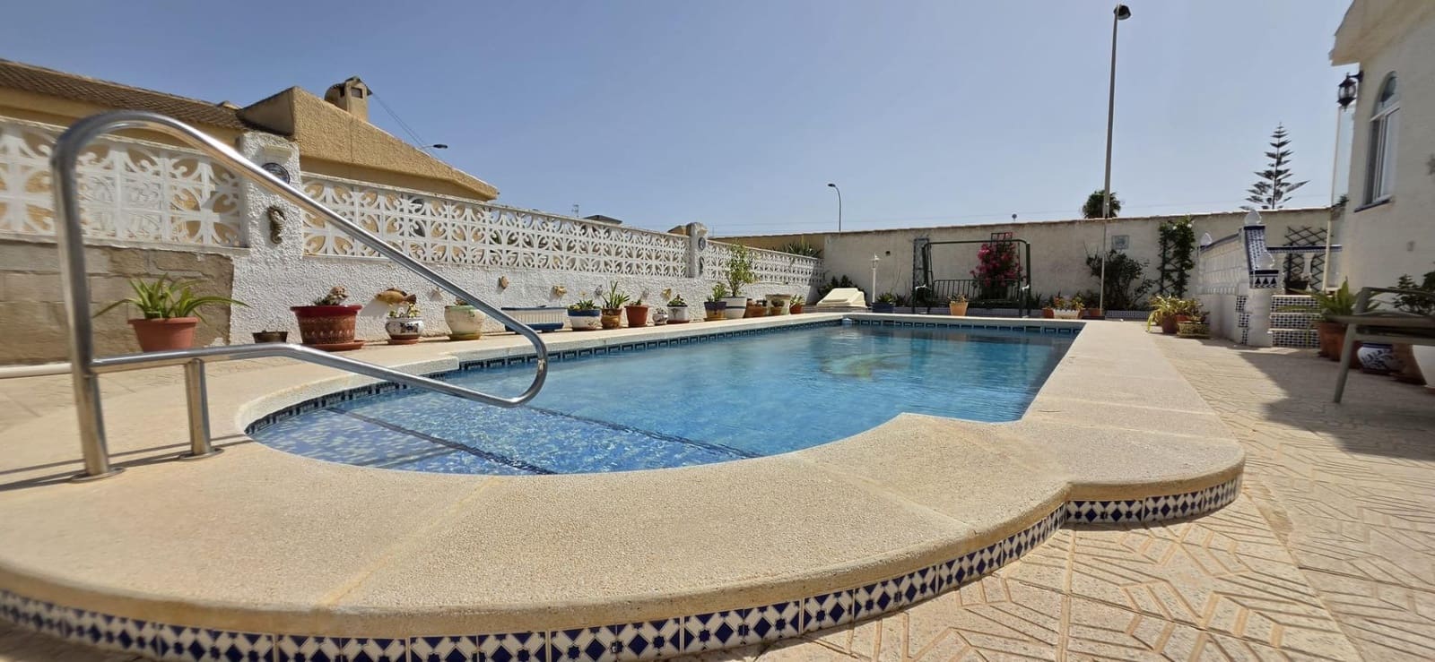 Chalet de 3 habitaciones en San Luis en venta con piscina - 294.900 € (Ref: 10035549)