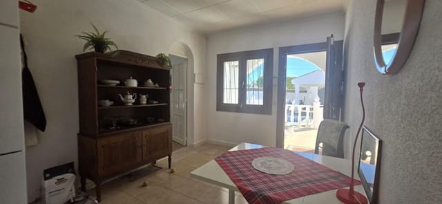 3 makuuhuone Huvila myytävänä paikassa El Chaparral - La Siesta - La Torreta, Torrevieja mukana uima-altaan - 349 000 € (Ref: 10078284)