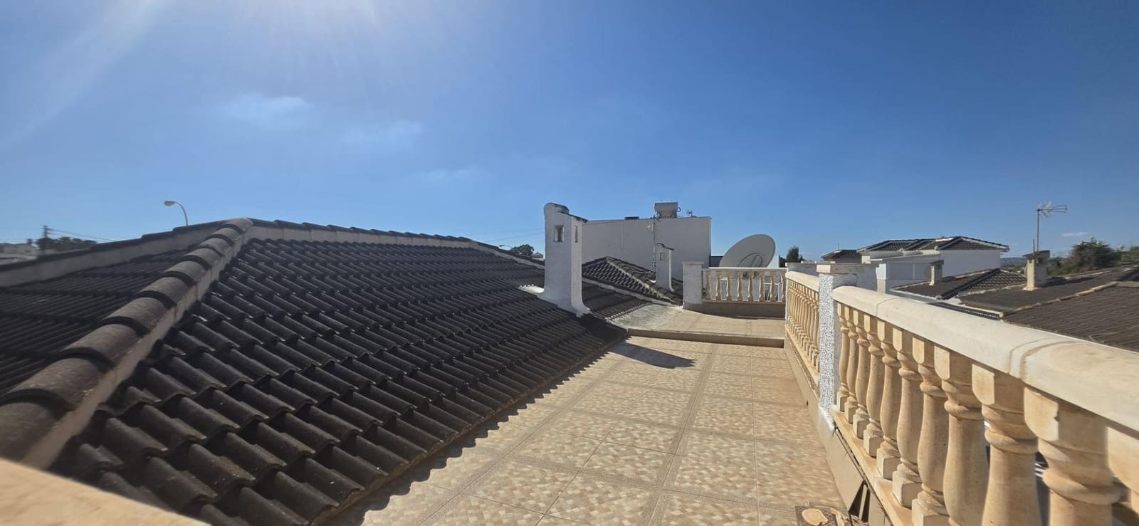 3 makuuhuone Huvila myytävänä paikassa Torrevieja mukana uima-altaan - 349 000 € (Ref: 10078284)