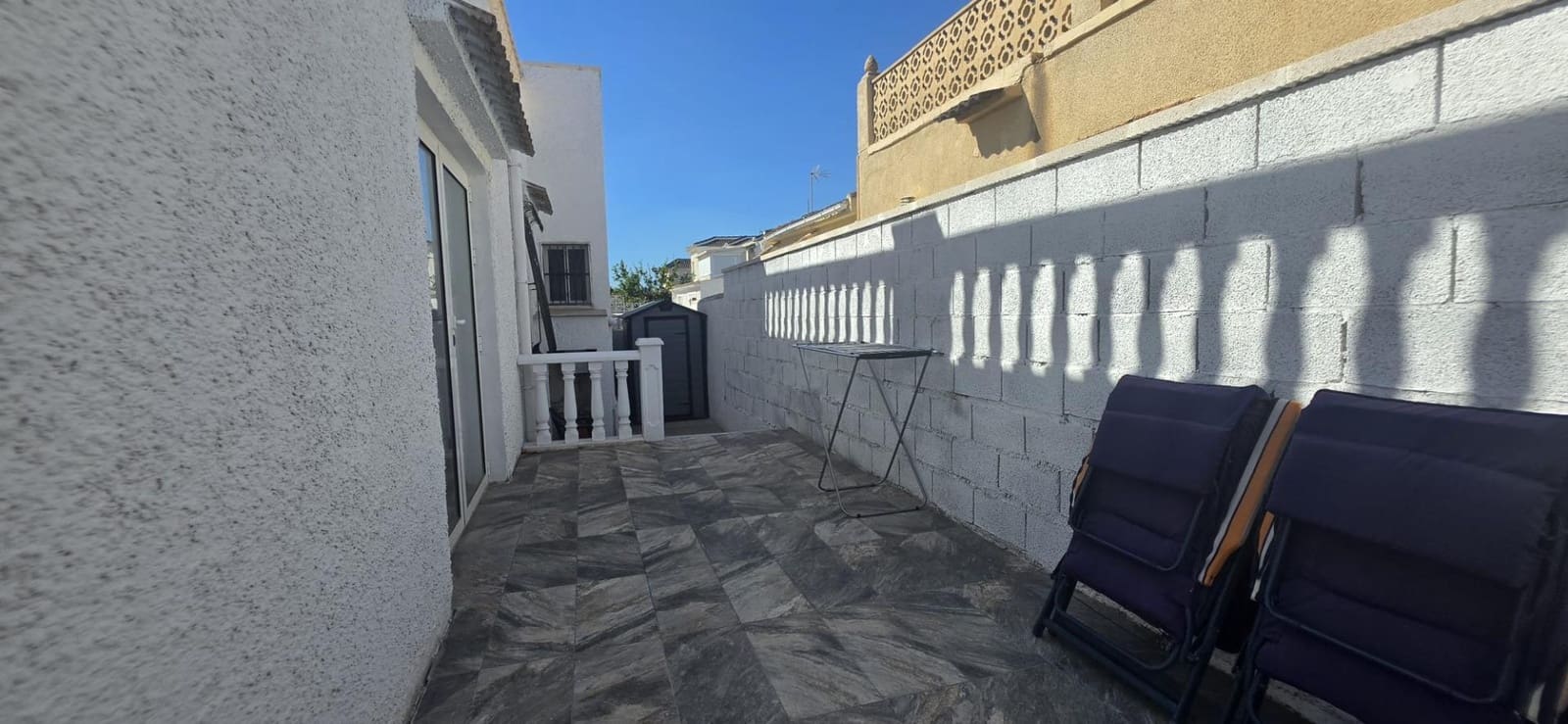3 makuuhuone Huvila myytävänä paikassa Torrevieja mukana uima-altaan - 349 000 € (Ref: 10078284)