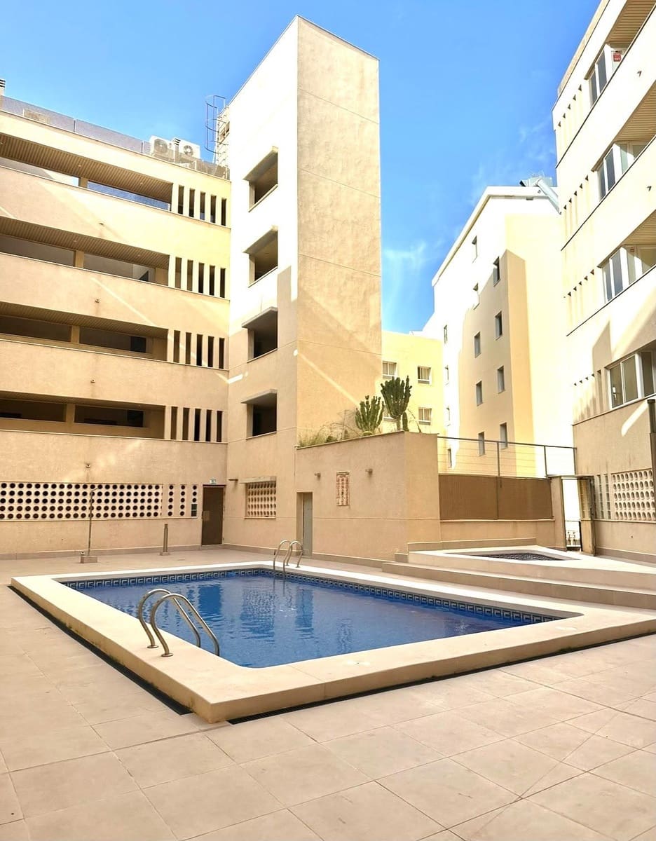 3 chambre Appartement à vendre à Torrevieja avec piscine - 375 000 € (Ref: 10078285)