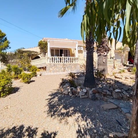 4 slaapkamer Villa te koop in La Siesta, Torrevieja met zwembad garage - € 519.000 (Ref: 10081132)