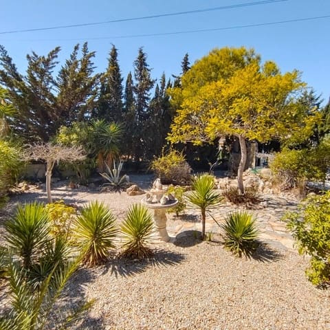 4 slaapkamer Villa te koop in La Siesta, Torrevieja met zwembad garage - € 519.000 (Ref: 10081132)