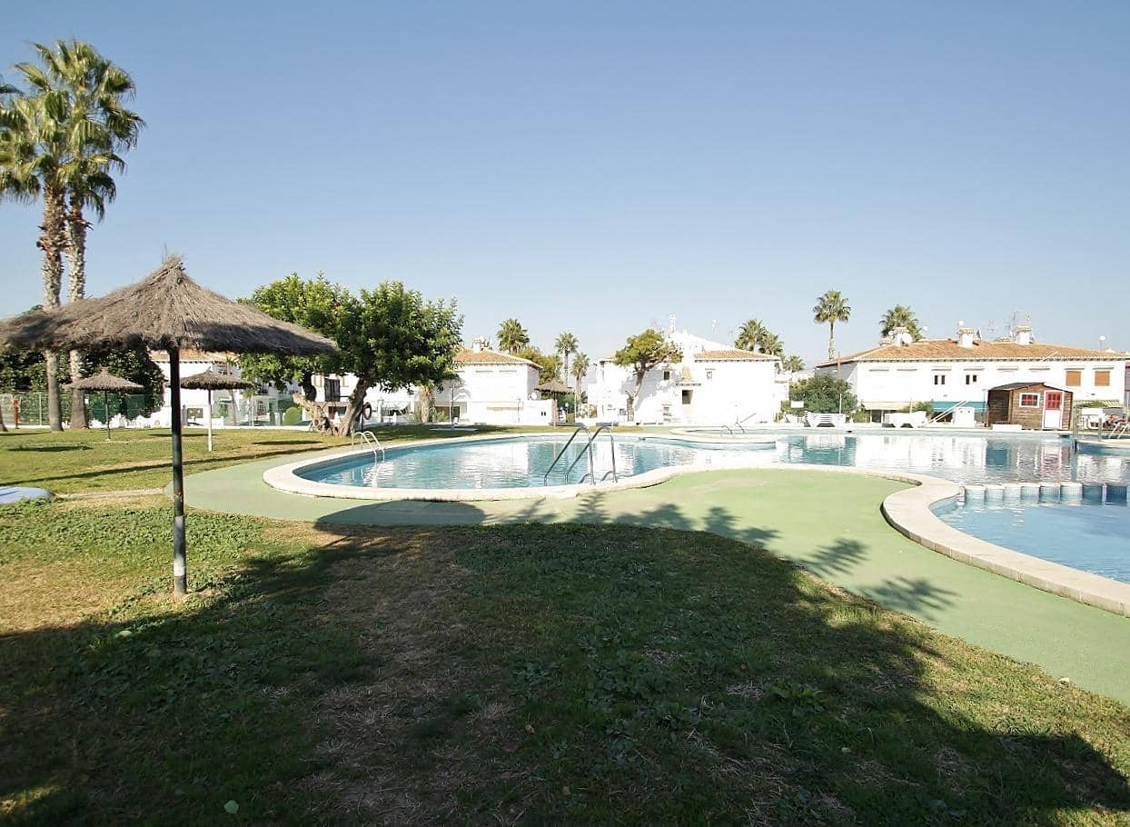 1 sovrum Bungalow till salu i Torrevieja med pool - 99 900 € (Ref: 10115835)