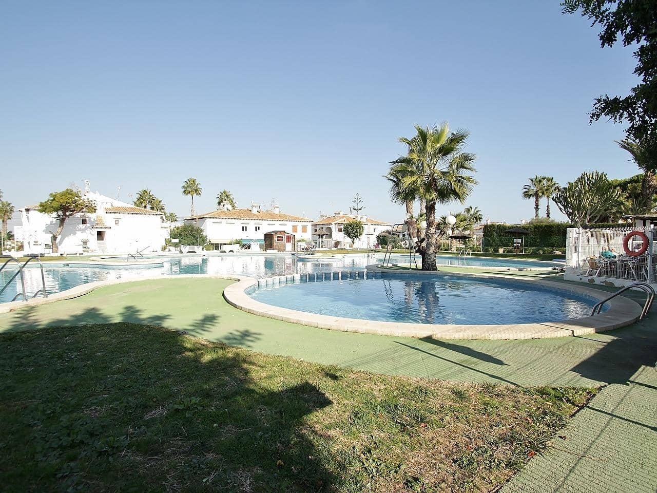 1 sovrum Bungalow till salu i Torrevieja med pool - 99 900 € (Ref: 10115835)
