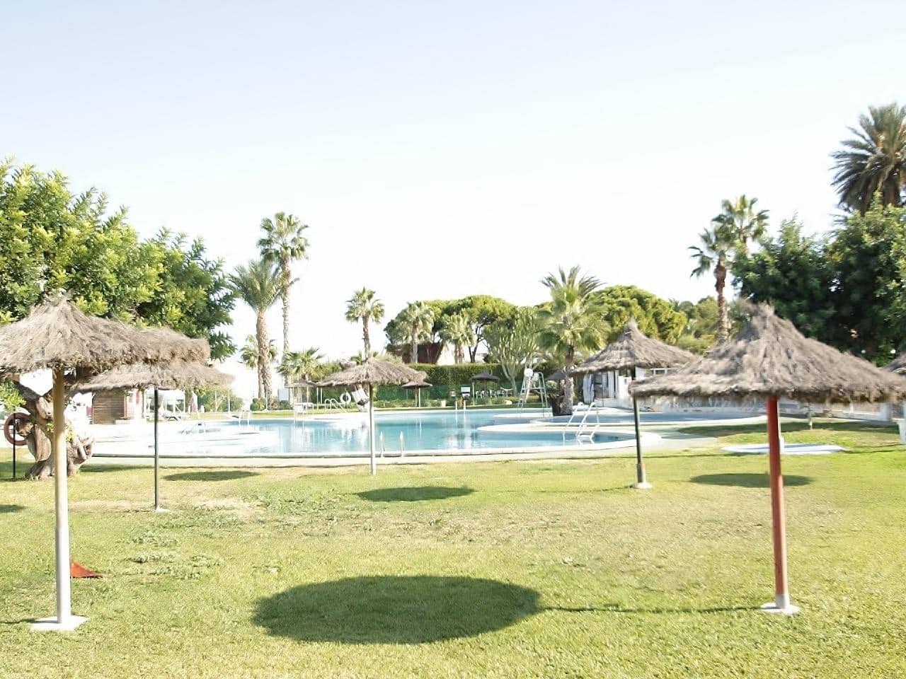 1 sovrum Bungalow till salu i Torrevieja med pool - 99 900 € (Ref: 10115835)