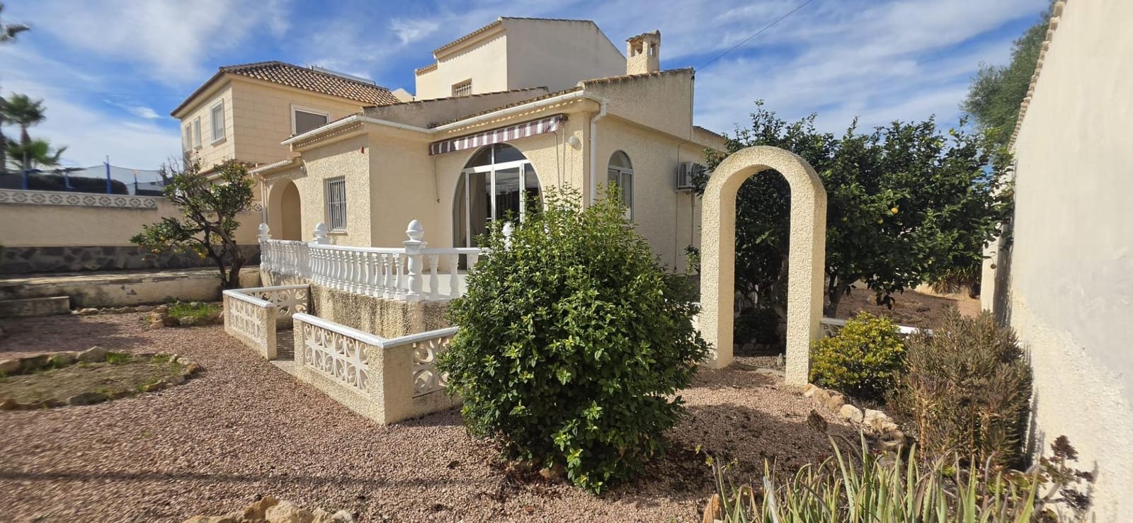 2 chambre Villa/Maison à vendre à Torrevieja avec garage - 299 900 € (Ref: 10173871)